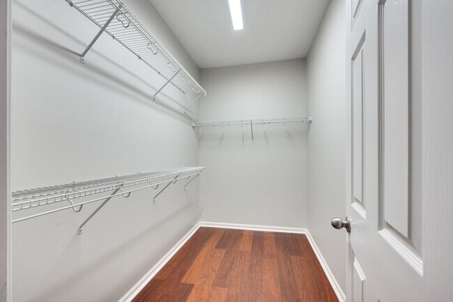 Building Photo - 902 Catlow Ct