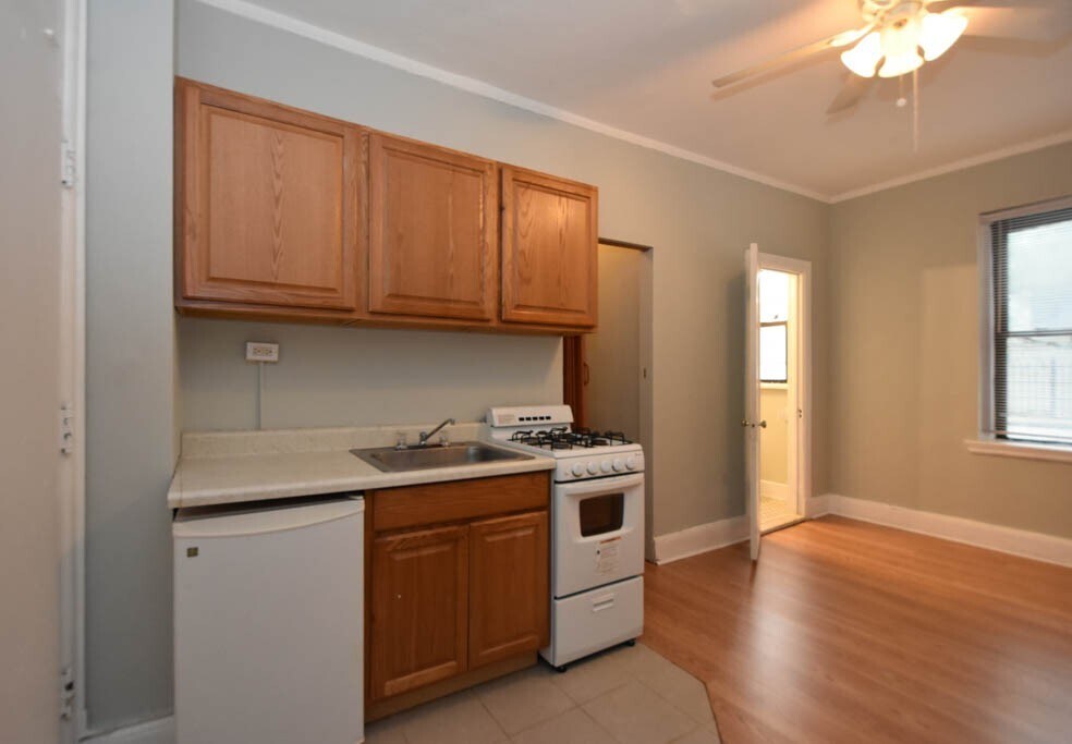 Building Photo - 3836 N Fremont St