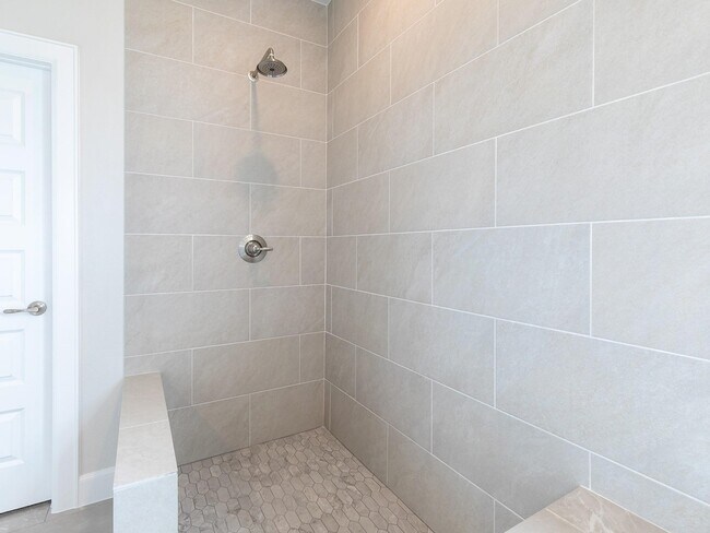 Building Photo - 2808 Grand Fountains Dr