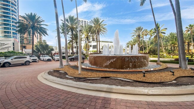 Building Photo - 17555 Collins Ave