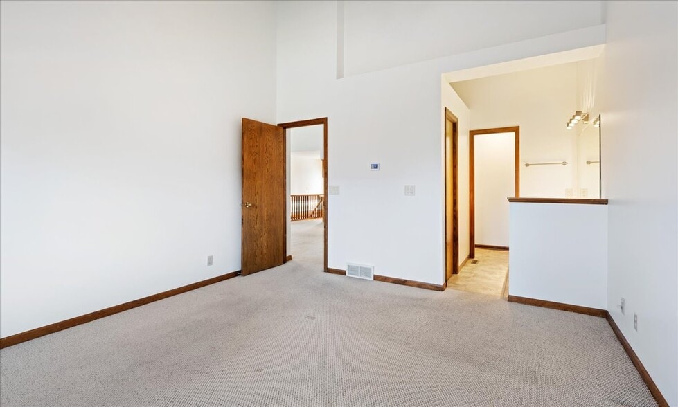 Primary bathroom - 12804 S 28th Ave