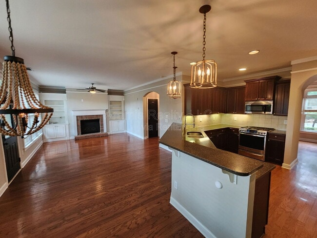 Building Photo - 2681 Oak Village Trail