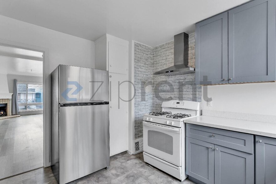 Building Photo - Unit