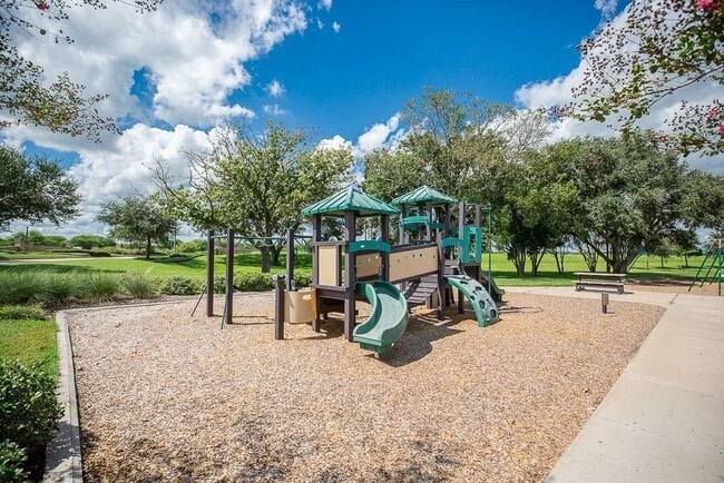 Building Photo - 5011 Viridian Forrest Dr