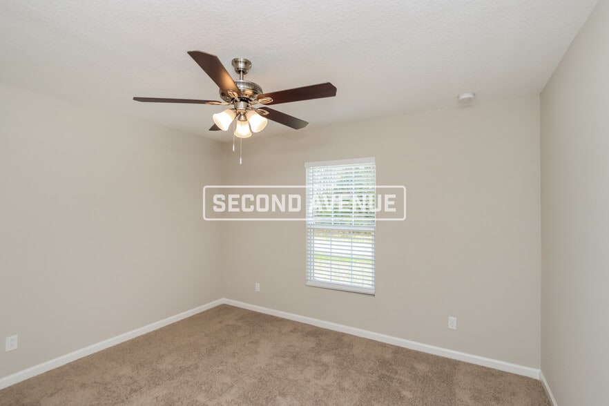 Building Photo - 850 Algaringo Ave SE