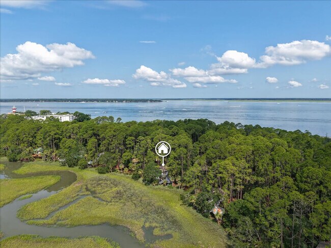 Building Photo - 2041 Deer Island Rd