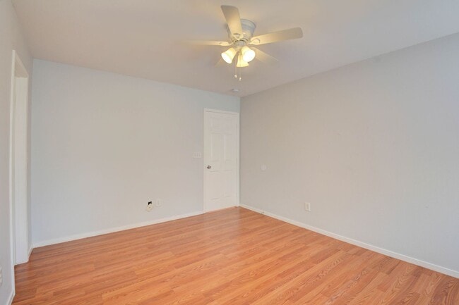 Building Photo - BEAUTIFUL 2 STORY SINGLE FAMILY HOME WITH ...
