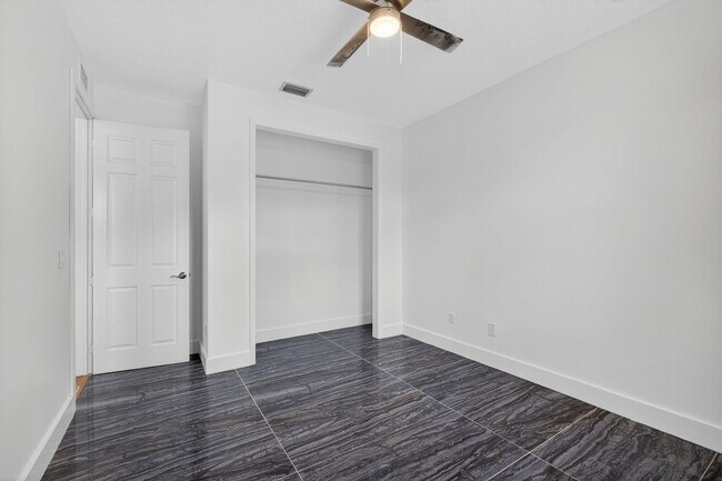 Building Photo - 16215 83rd Pl N