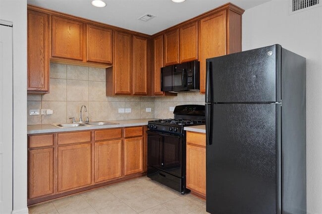 Building Photo - 1629 Arbor Knot Dr