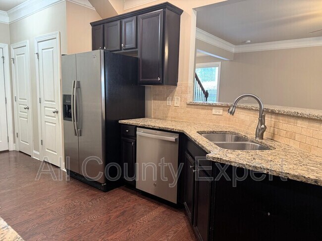 Building Photo - 1065 Township Cir