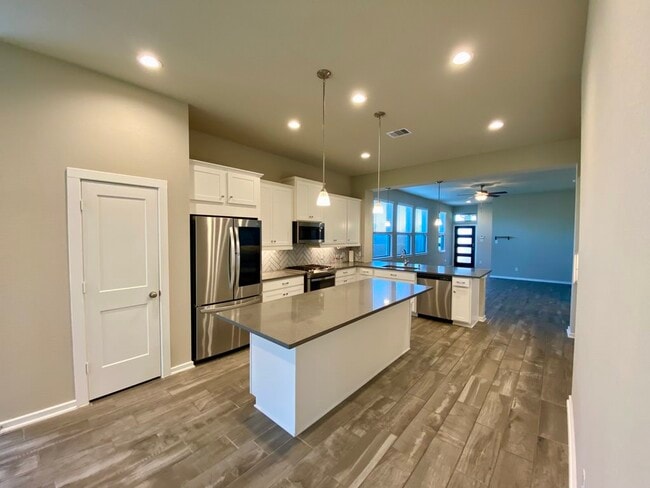 Building Photo - 7043 Coneflower Creek Ct