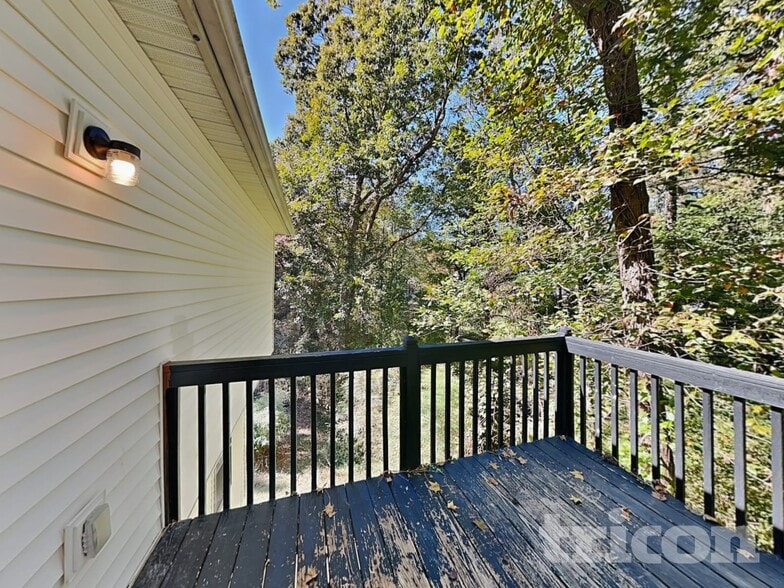 Building Photo - 1720 Ben King Rd