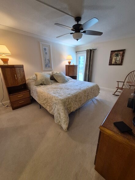 Main Bedroom with King Bed - 830 S Gulfview Blvd