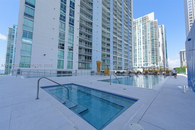 Building Photo - 325 S Biscayne Blvd