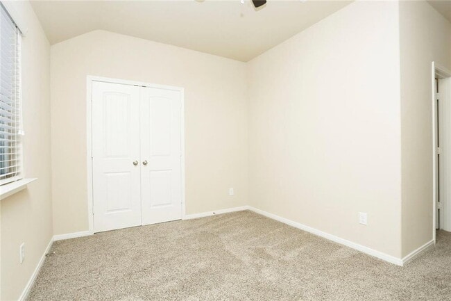 Building Photo - 9702 Massanutten Ln