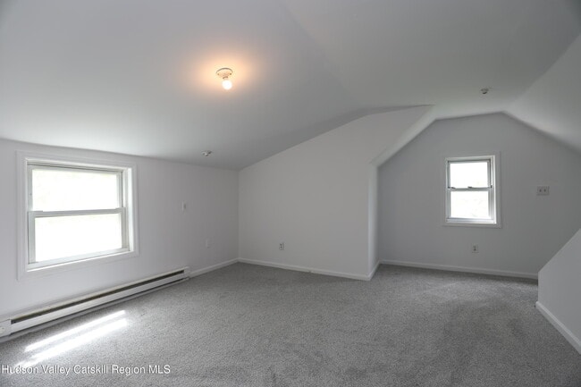 Building Photo - 17 Rear Chapel St