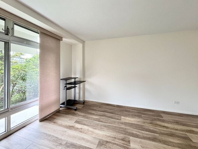 Building Photo - 1511 Nuuanu Ave