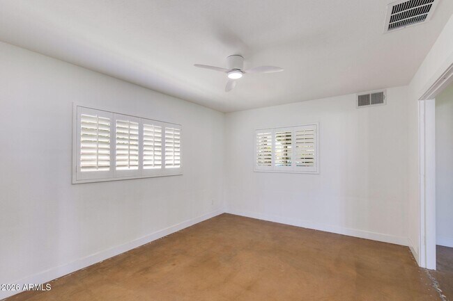 Building Photo - 3412 E Turney Ave