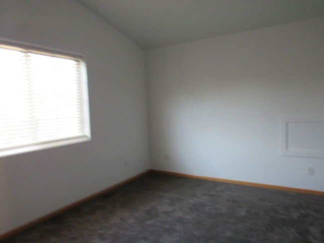 Building Photo - Gorgeous! Spacious Westside Home
