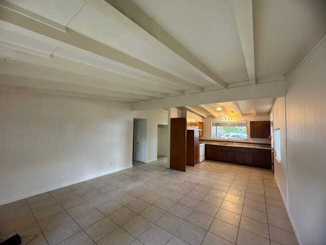 Building Photo - Spacious 4 Bedroom Home in West Sac