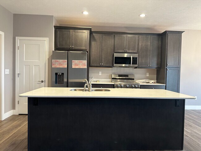 Building Photo - Castles Pines Duplex