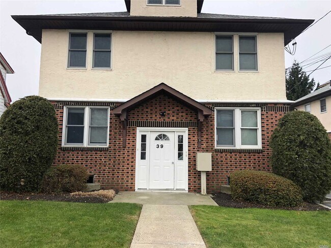 Primary Photo - 39 Notre Dame Ave