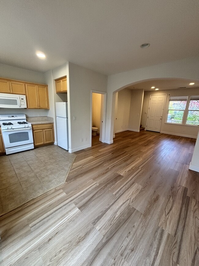 Building Photo - 114 Ironhorse Place