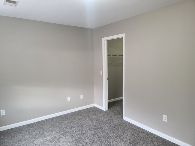 Building Photo - 3 Bedroom 2 1/2 bath Townhome for Rent in Waynesboro