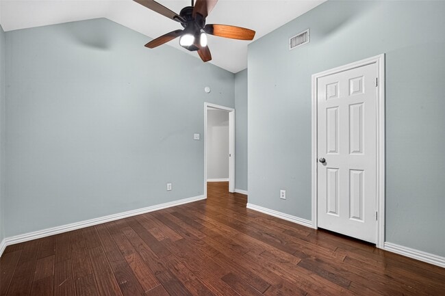 Building Photo - 6311 Drake Elm Dr