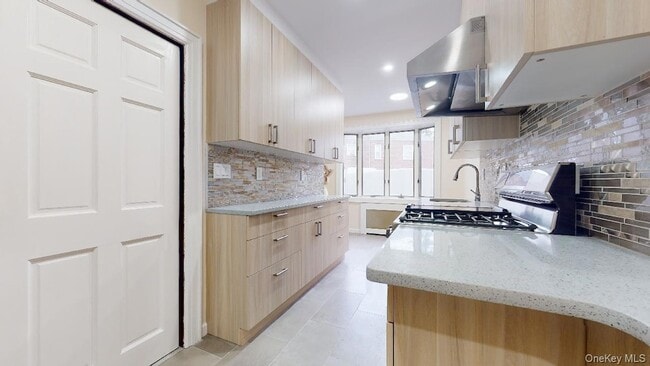 Building Photo - 90-09 68th Ave