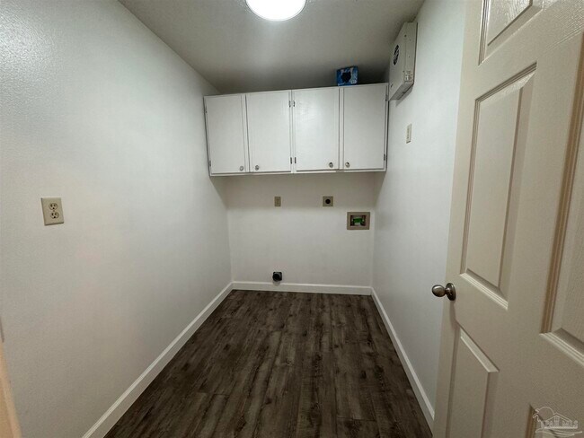Building Photo - 304 Arabian Dr