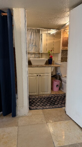 Building Photo - 18641 Crabtree Ave