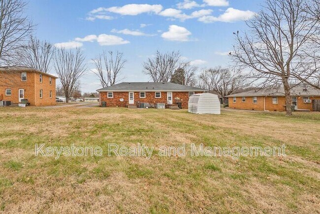 Building Photo - 109 Holley Dr