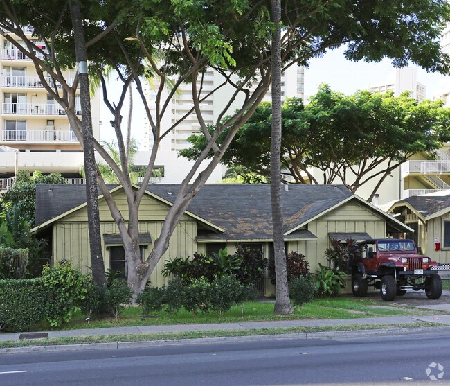 Building Photo - 2445-2449 Ala Wai Blvd