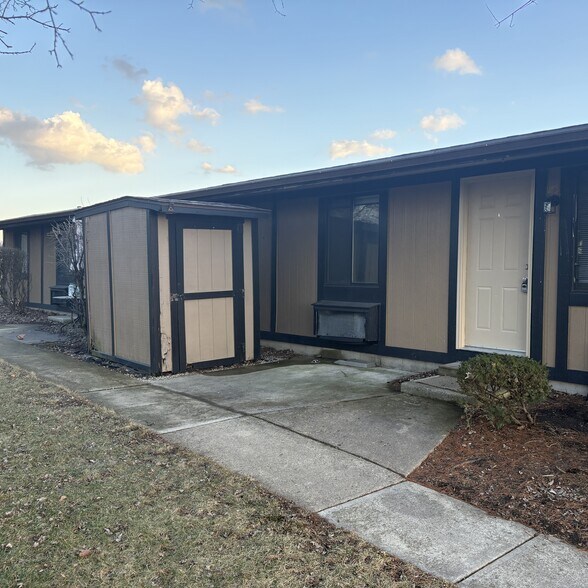 Building Photo - 310 S Pike St