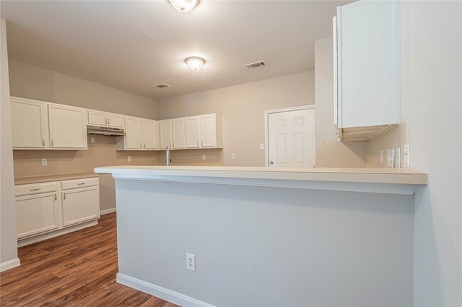 Building Photo - 10061 Sharpton Dr