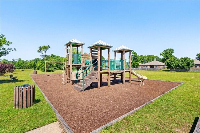 Building Photo - 2599 Cedarwood St