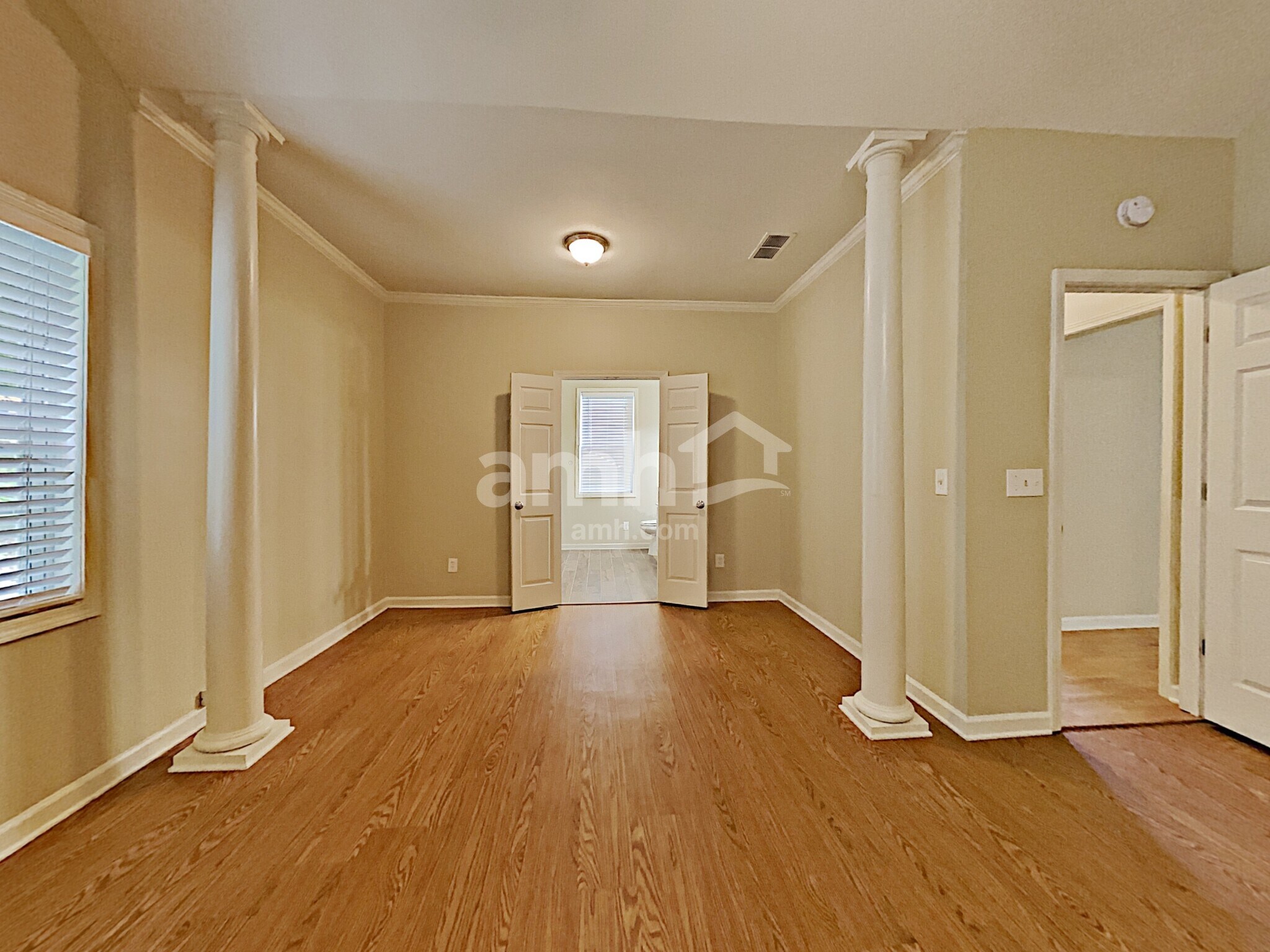 Building Photo - 960 Fountain Glen Dr