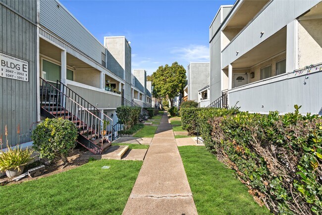 Building Photo - 781 Country Pl Dr