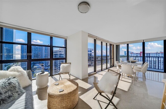 Building Photo - 2017 S Ocean Dr