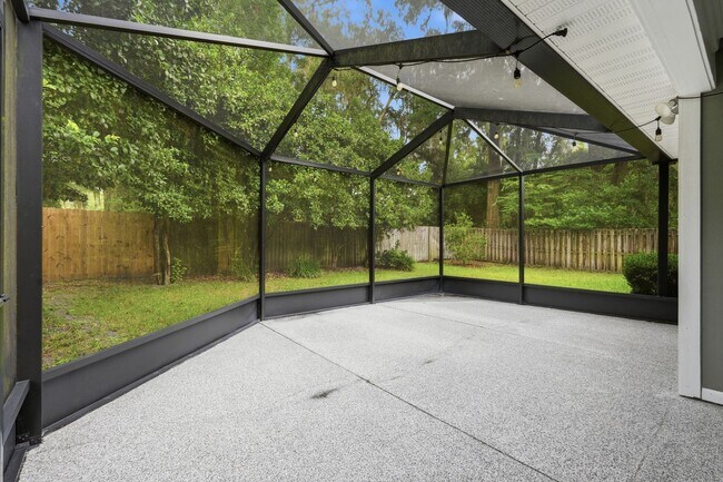 Building Photo - Upgraded 3 bedroom 2 bath home in Mentone