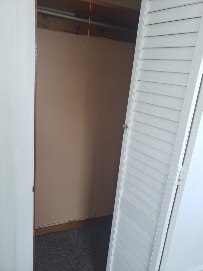 Building Photo - 51 Montfort Dr