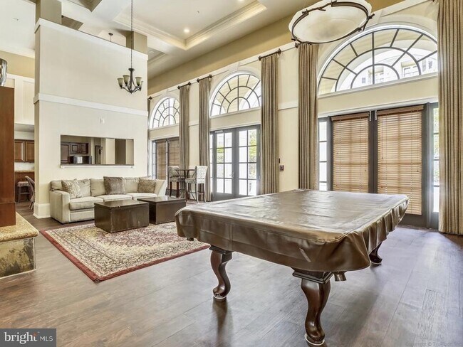 Building Photo - 2465 Army Navy Dr