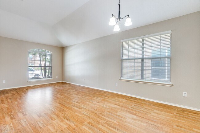 Building Photo - 1117 Red Hawk Dr