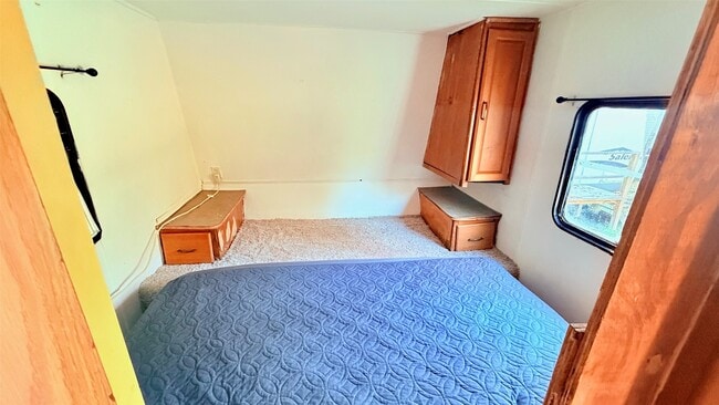 Building Photo - 6806 Treefern Dr