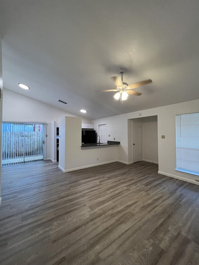 Building Photo - 8848 Meadow Range St