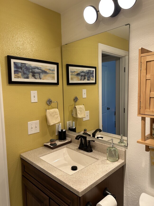 Building Photo - 12750 SE 110th Ct