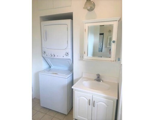 Building Photo - 206 Sumner St