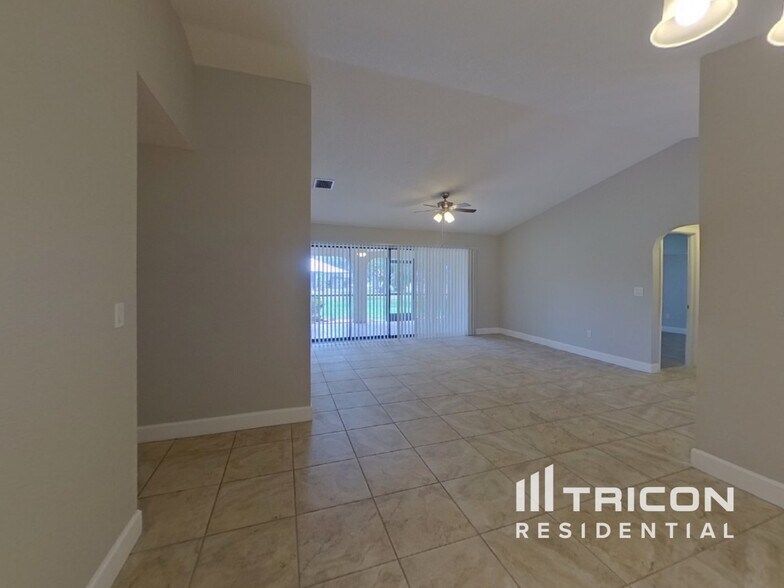 Building Photo - 2285 Rio De Janeiro Ave