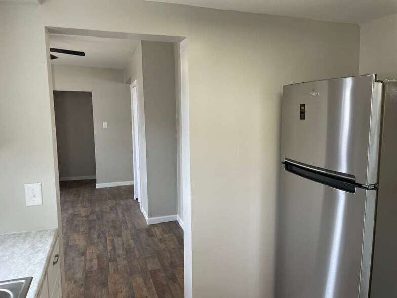 Building Photo - 315 10th St